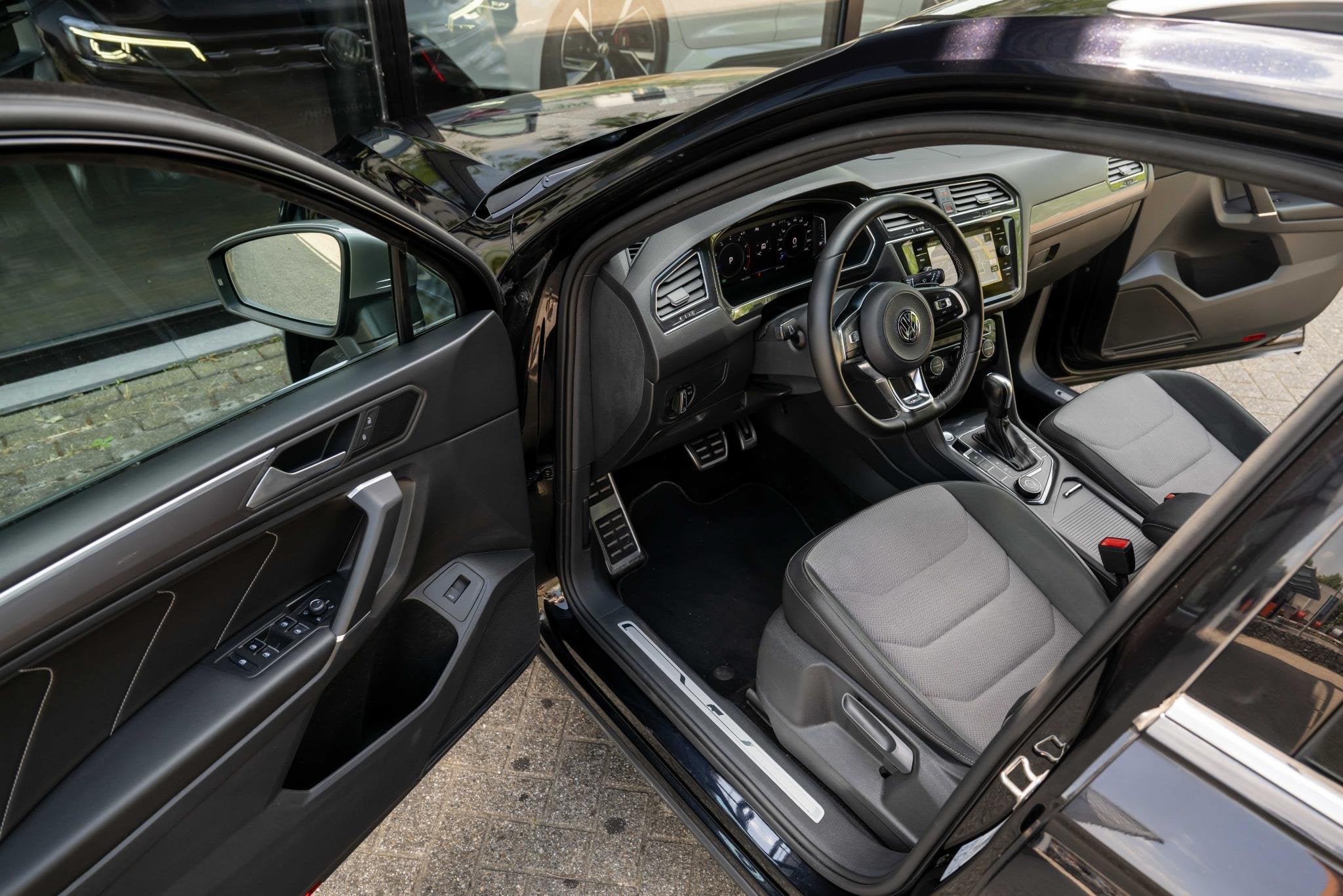 Volkswagen Tiguan Allspace 2.0 TSI 4Motion 7p. 190pk R-Line, Auto's, Automaat, Dealer onderhouden, Gebruikt, Euro 6