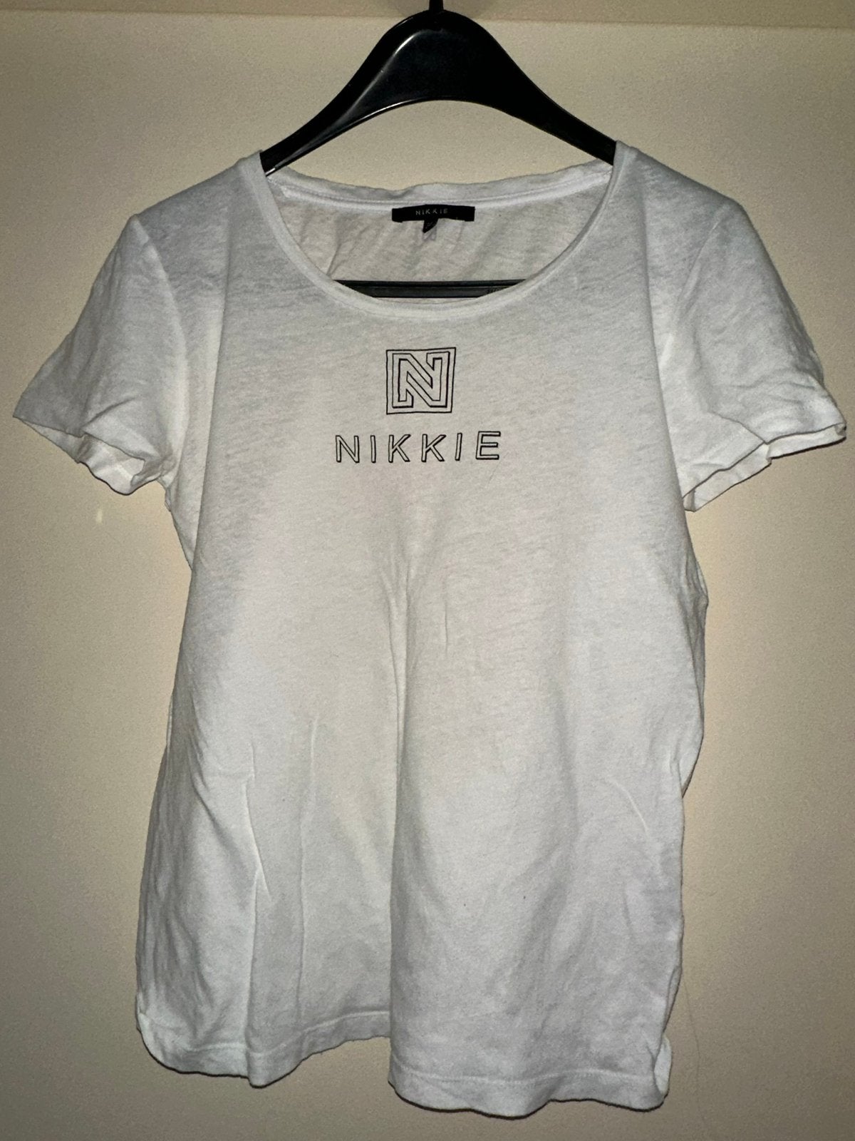 Dames wit shirt van Nikkie Plessen, Wit, Ophalen of Verzenden, Zo goed als nieuw, Korte mouw