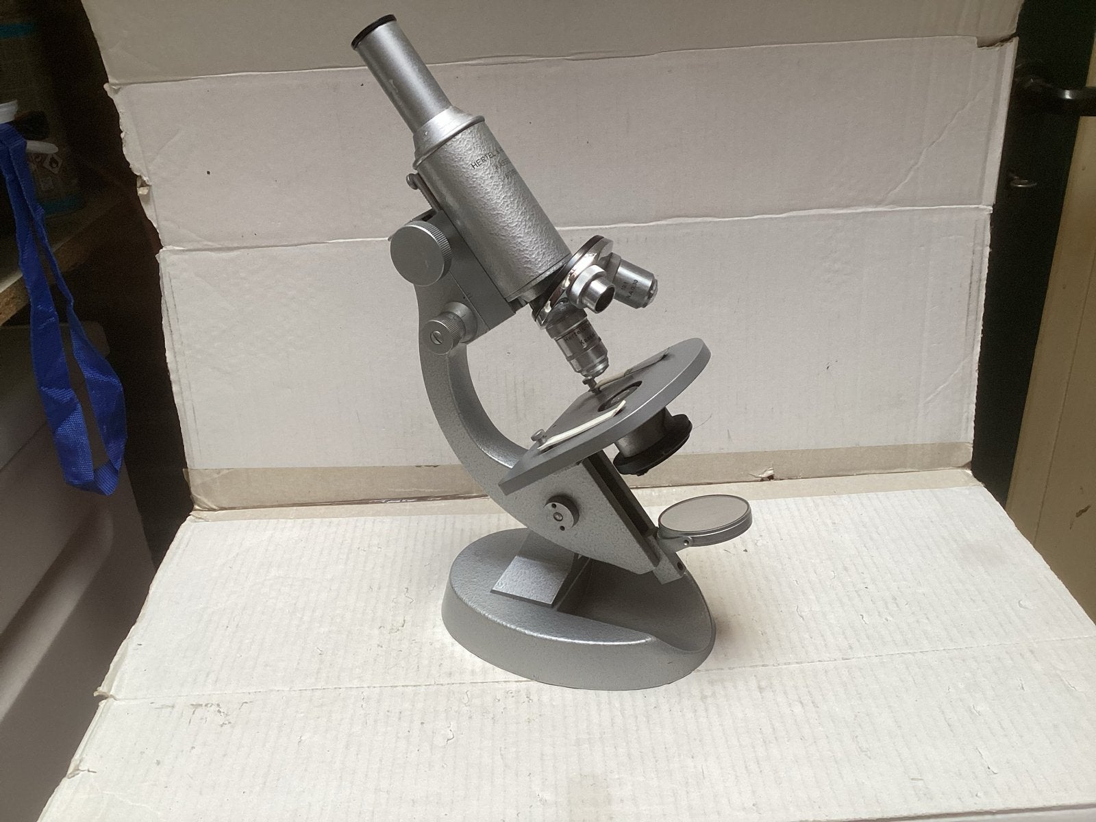 Vintage Hertel & Reuss Microscoop, Ophalen, Gebruikt, Minder dan 400x, Biologische microscoop