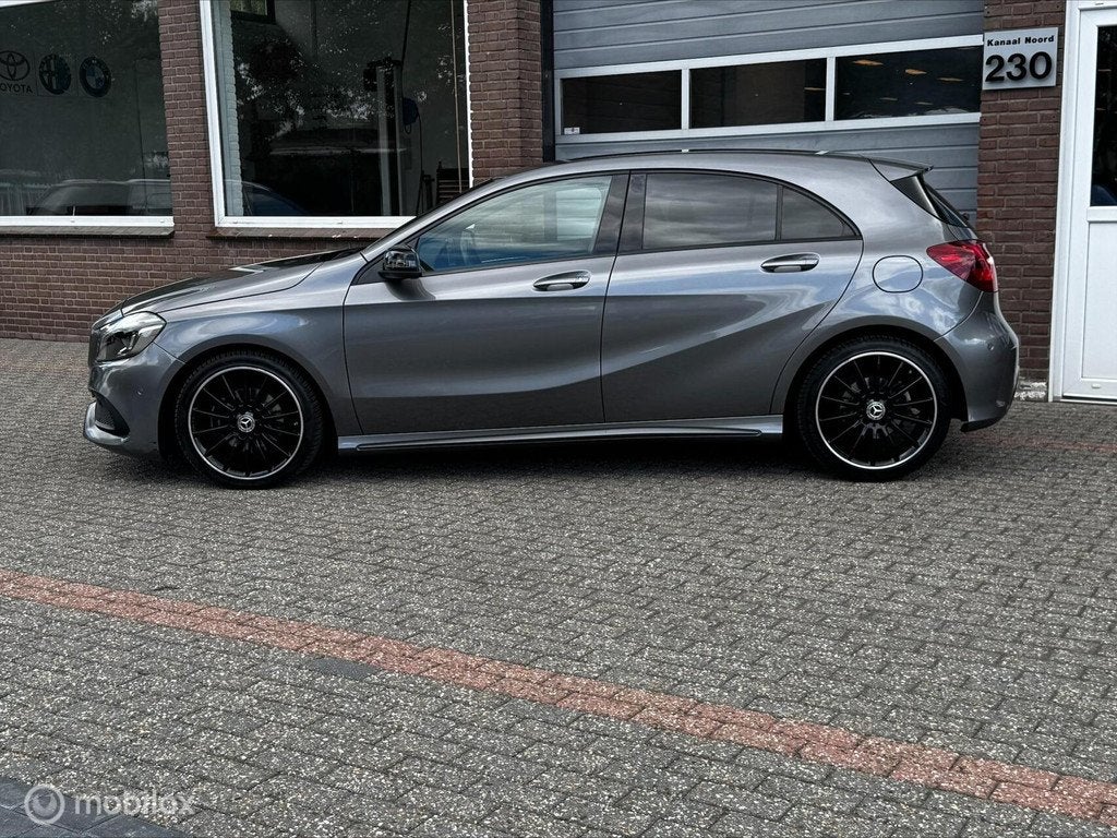 Mercedes A klasse 180 AMG AUT CAMERA/AIRCO/CRUISE, Auto's, Gebruikt, 4 cilinders, 122 pk, Automatische klimaatregeling