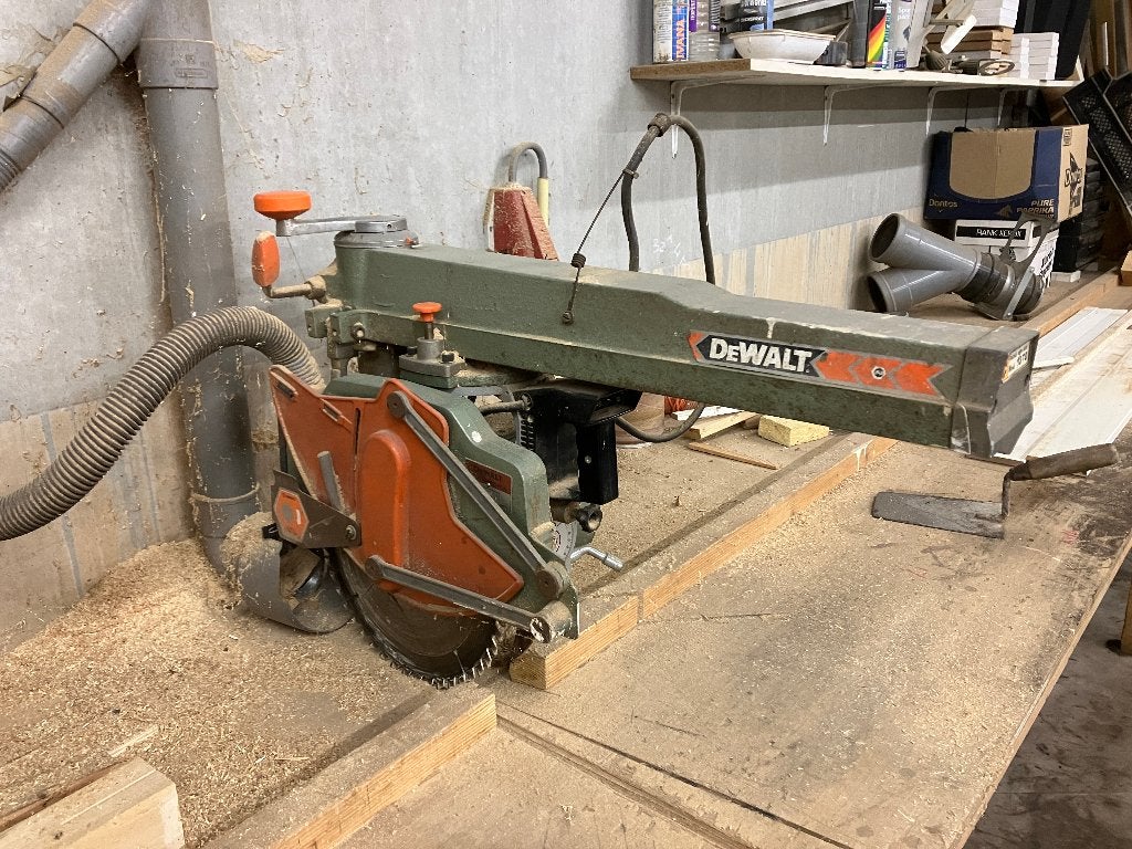 Dewalt Radial zaag (afkortzaag) 220/380V, Ophalen, Gebruikt, 70 mm of meer, DeWALT