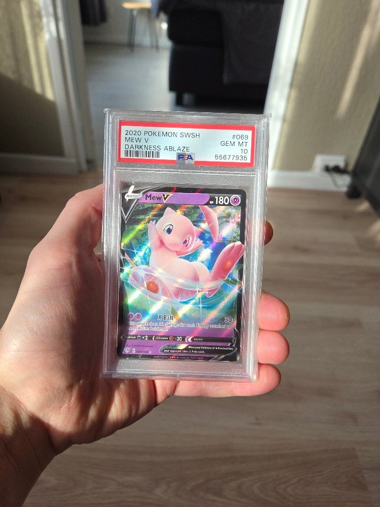 Mew V (DAA 69) Darkness Ablaze #069 psa 10, Ophalen of Verzenden, Zo goed als nieuw, Losse kaart, Foil