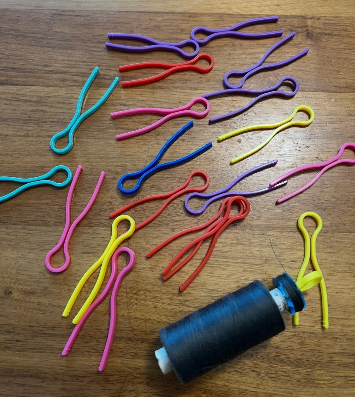 15 Nieuwe Spoelklemmen voor Naaimachine Spoeltjes, Ophalen of Verzenden, Nieuw, Naaimachine, Overige merken