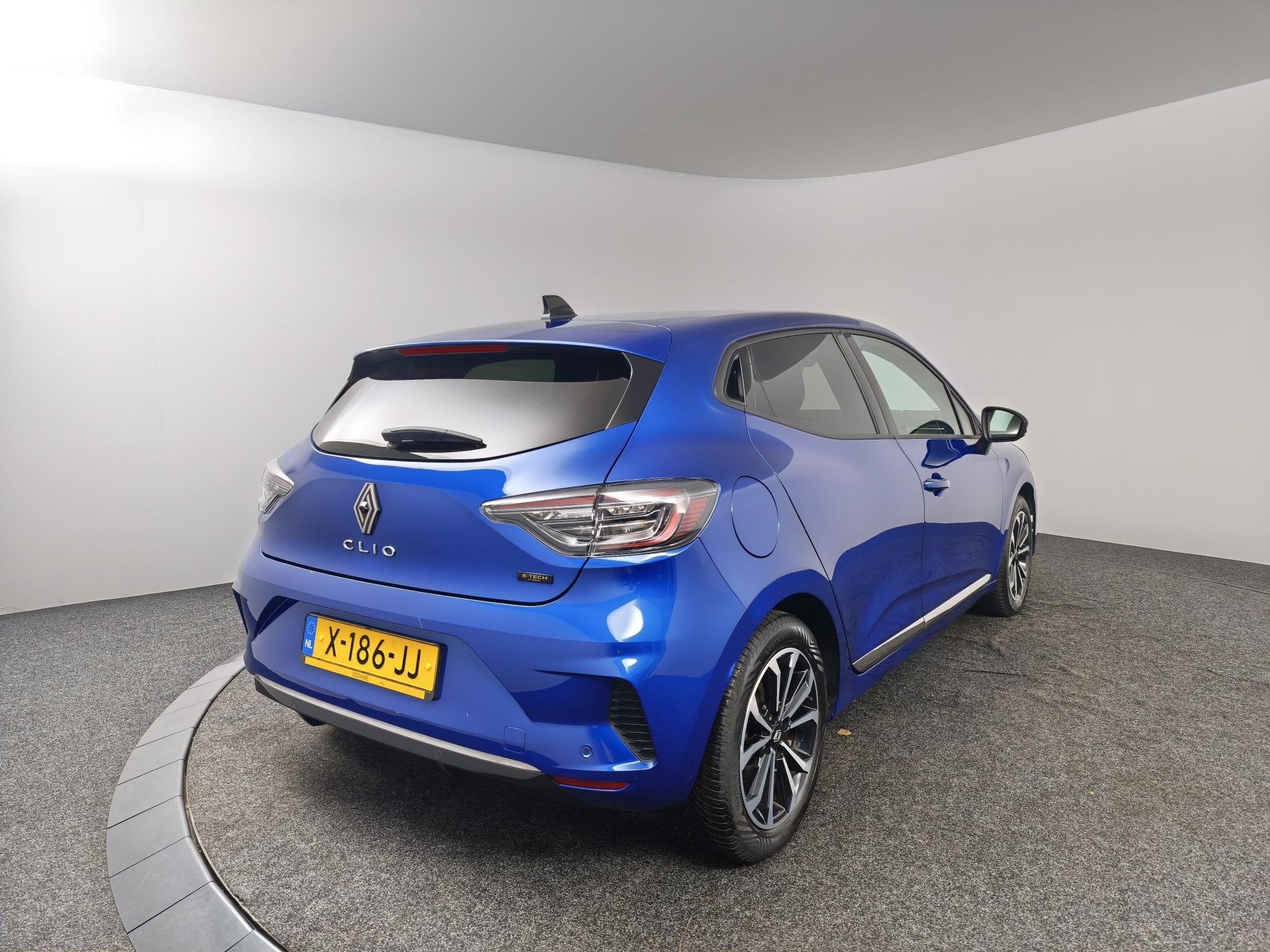 Renault Clio 1.6 E-Tech Full Hybrid 145 techno | 360 Camer, Parkeersensor, Gebruikt, Met garantie (alle), Blauw