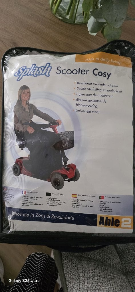 Hoes voor in rolstoel, Ophalen, Zo goed als nieuw, Duwrolstoel