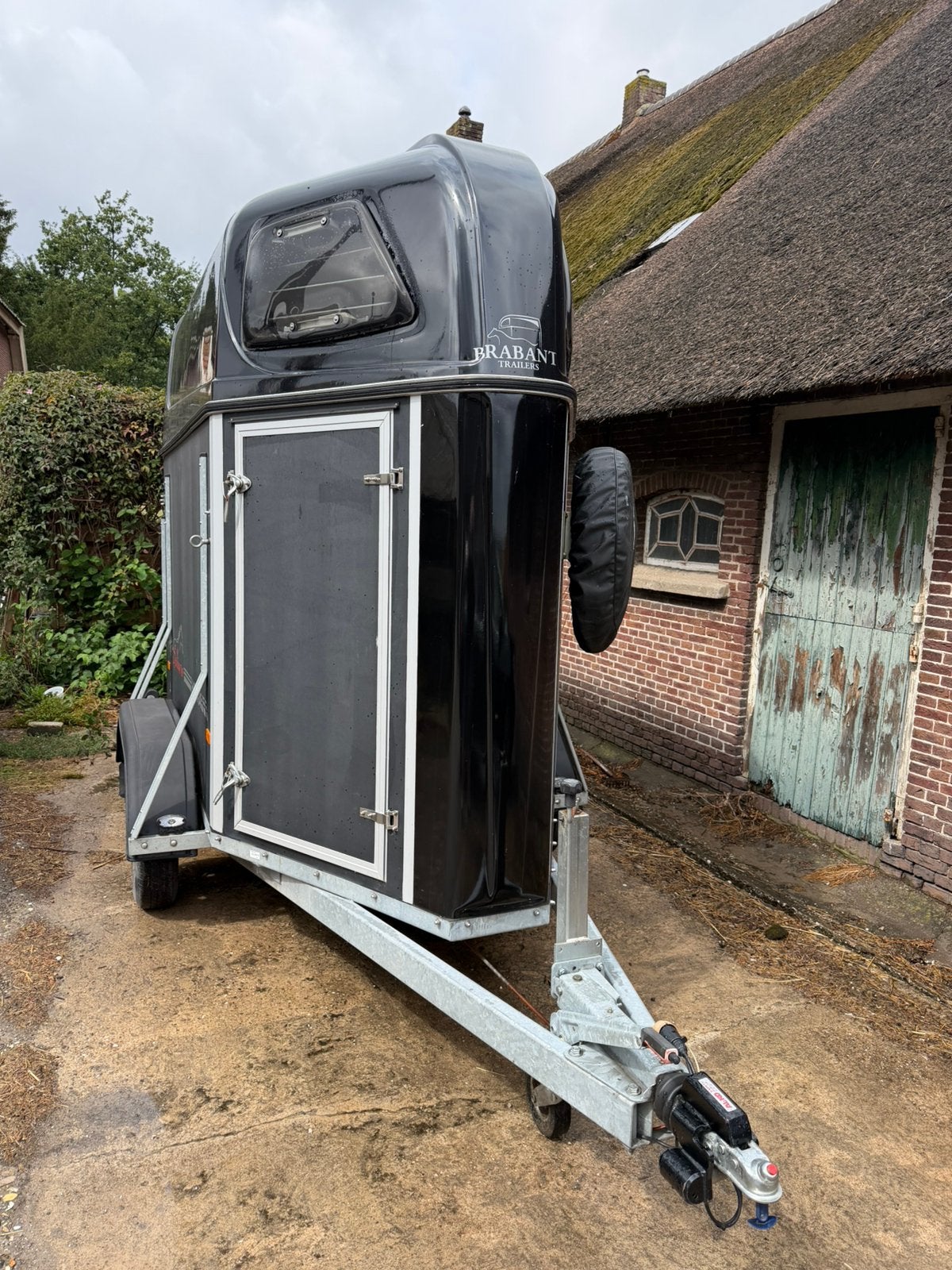 HOTRA SALINERO ANDERHALF PAARDSTRAILER, Dieren en Toebehoren, Ophalen, Gebruikt, Hout, 1½-paards trailer