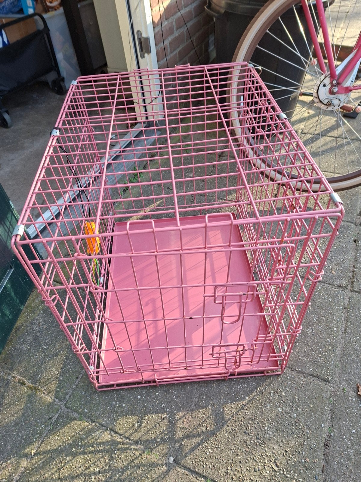 mooie en leuke roze bench, Ophalen, Zo goed als nieuw