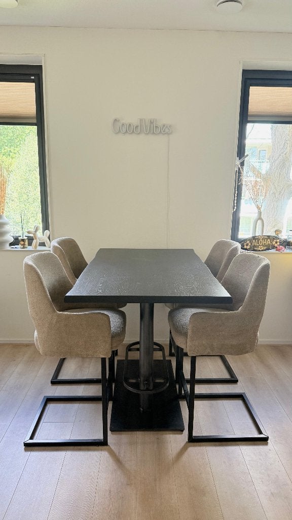 Modern industriële eethoek met beige teddy eetkamerstoelen, Ophalen, Zo goed als nieuw, Modern industriële eethoek met beige eetkamerstoelen