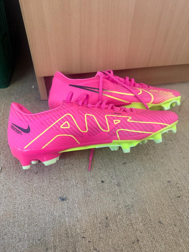 Nike voetbalschoenen maat 42 - Zo goed als nieuw, Ophalen, Zo goed als nieuw, Schoenen