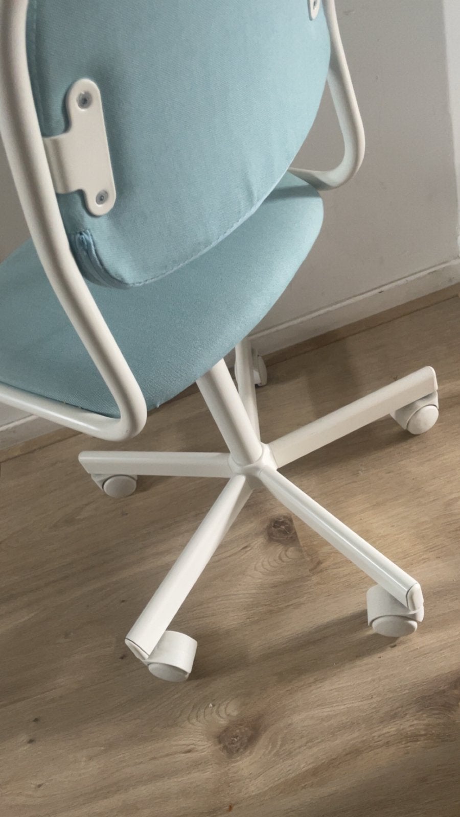 Lichtblauwe bureaustoel - Comfortabel en verstelbaar, Ophalen of Verzenden, Zo goed als nieuw, Blauw, Bureaustoel