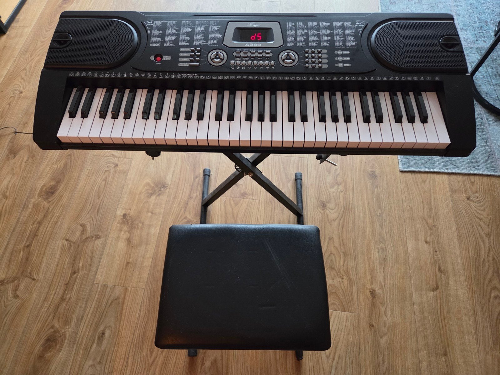 Aengus A289 keyboard met stoeltje, Muziek en Instrumenten, Keyboards, Gebruikt, 61 toetsen, Overige merken, Ophalen of Verzenden