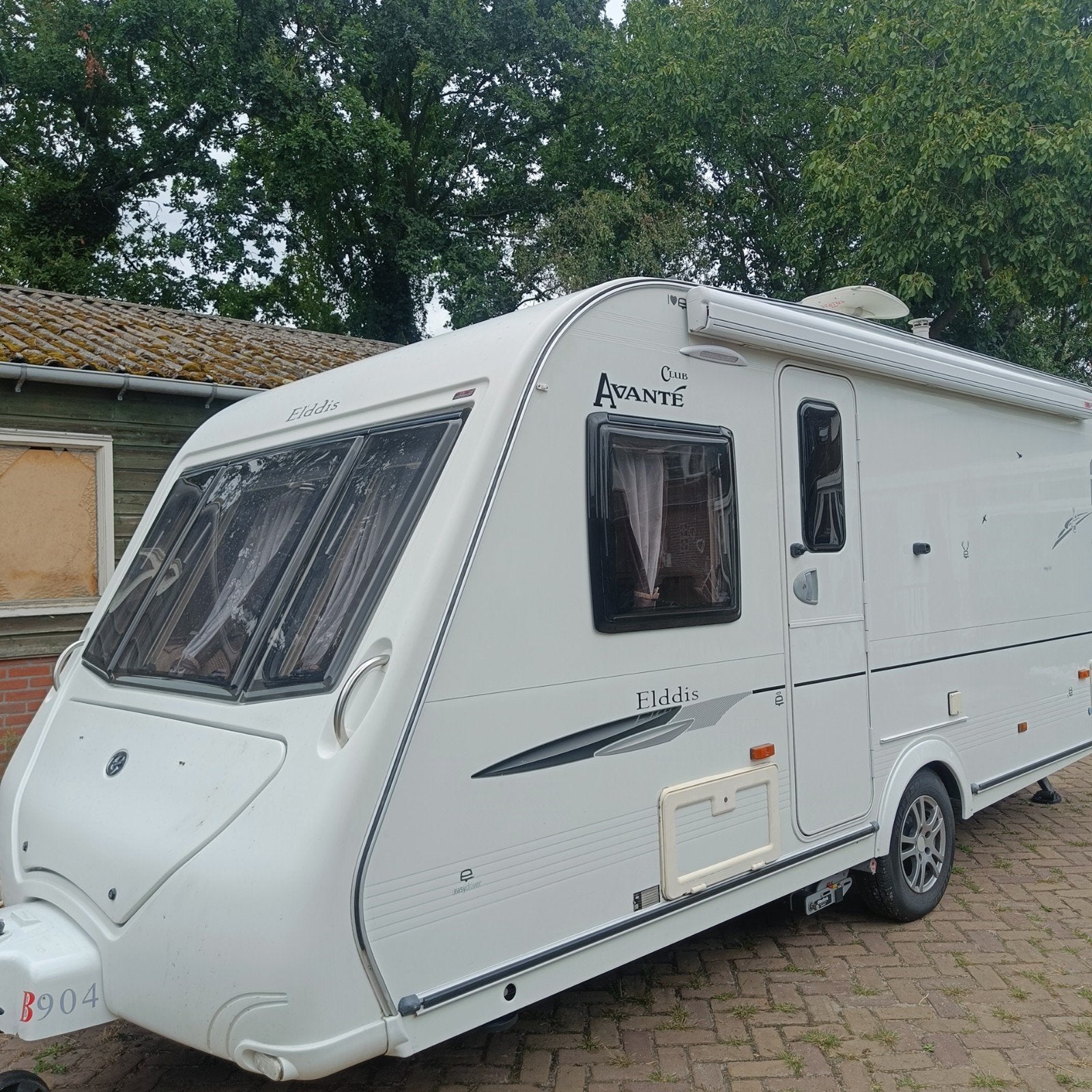 ELDDIS AVANTE 474 +MOVER+CASSETTELUIFEL+ 2 BANKEN+VAST BED, Standaardzit, Omvormbare zithoek, Elddis, Bedrijf