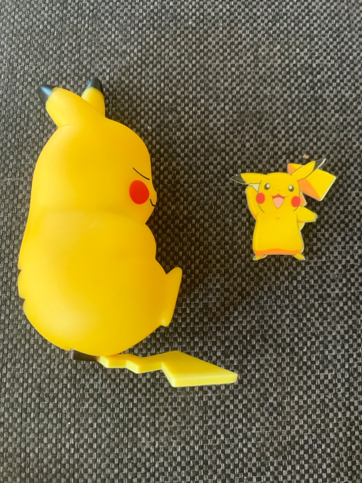 Pikachu lampje en speldje pikachu, Ophalen of Verzenden, Gebruikt