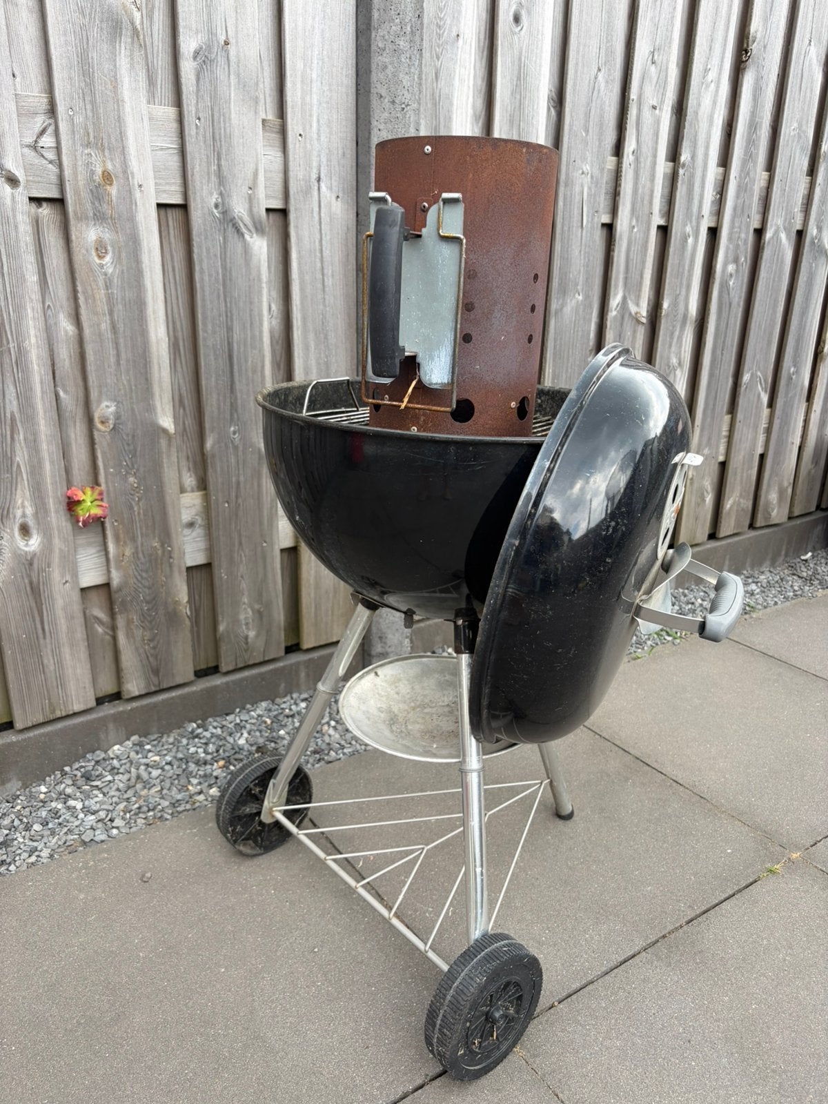 Weber BBQ (zonder onderste grill) inclusief starter, Ophalen, Gebruikt