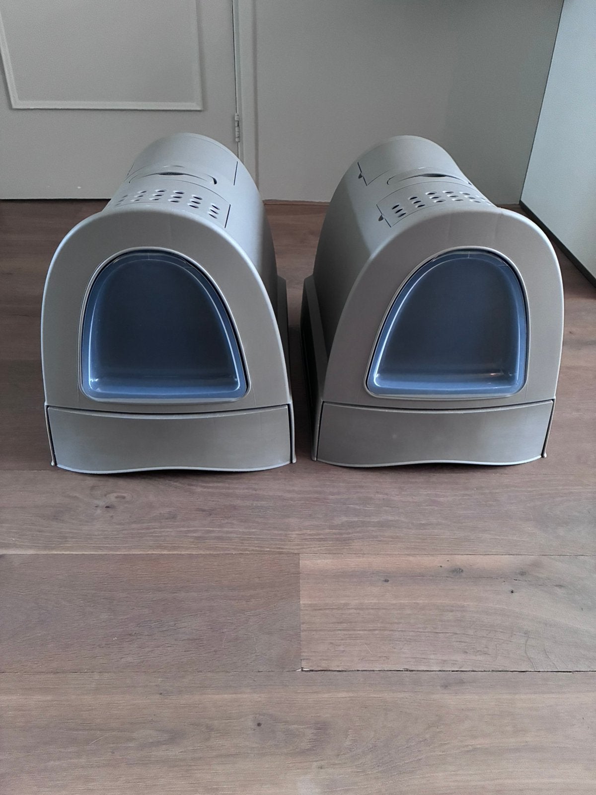2 kattenbakken Zuma kleur taupe, Ophalen, Zo goed als nieuw