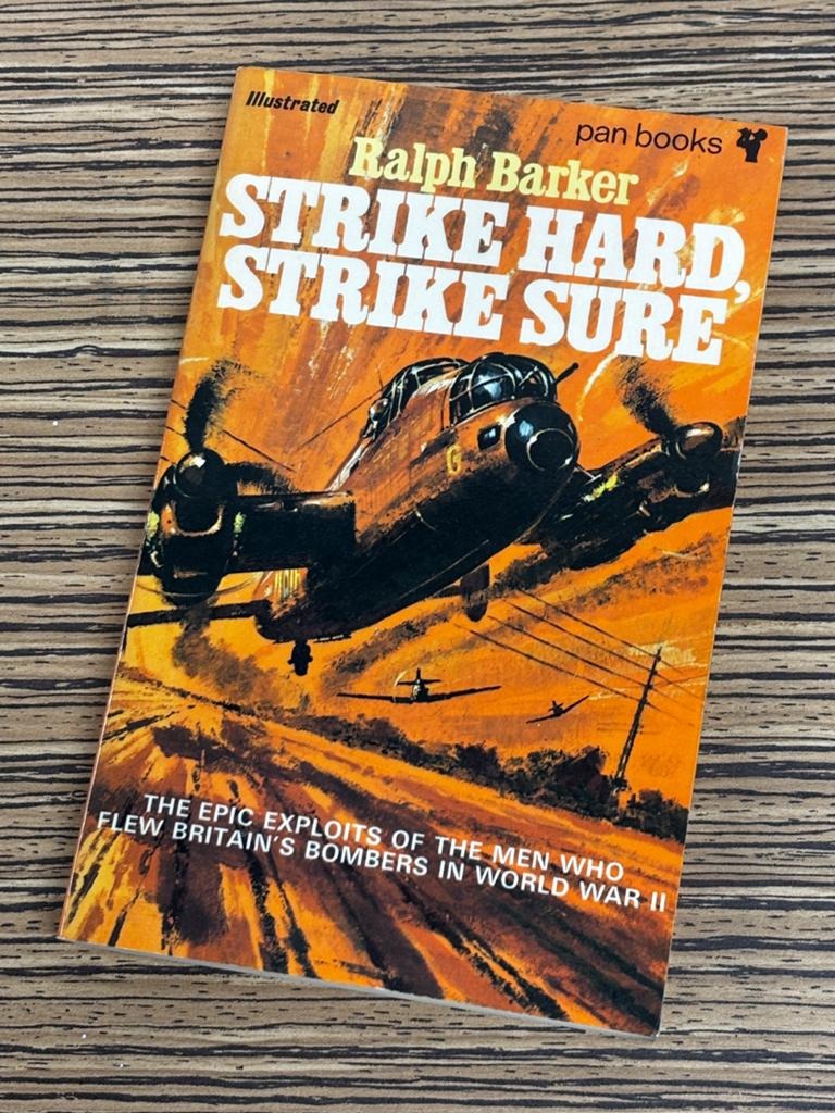 Strike hard, strike sure, Ophalen of Verzenden, Tweede Wereldoorlog, Zo goed als nieuw