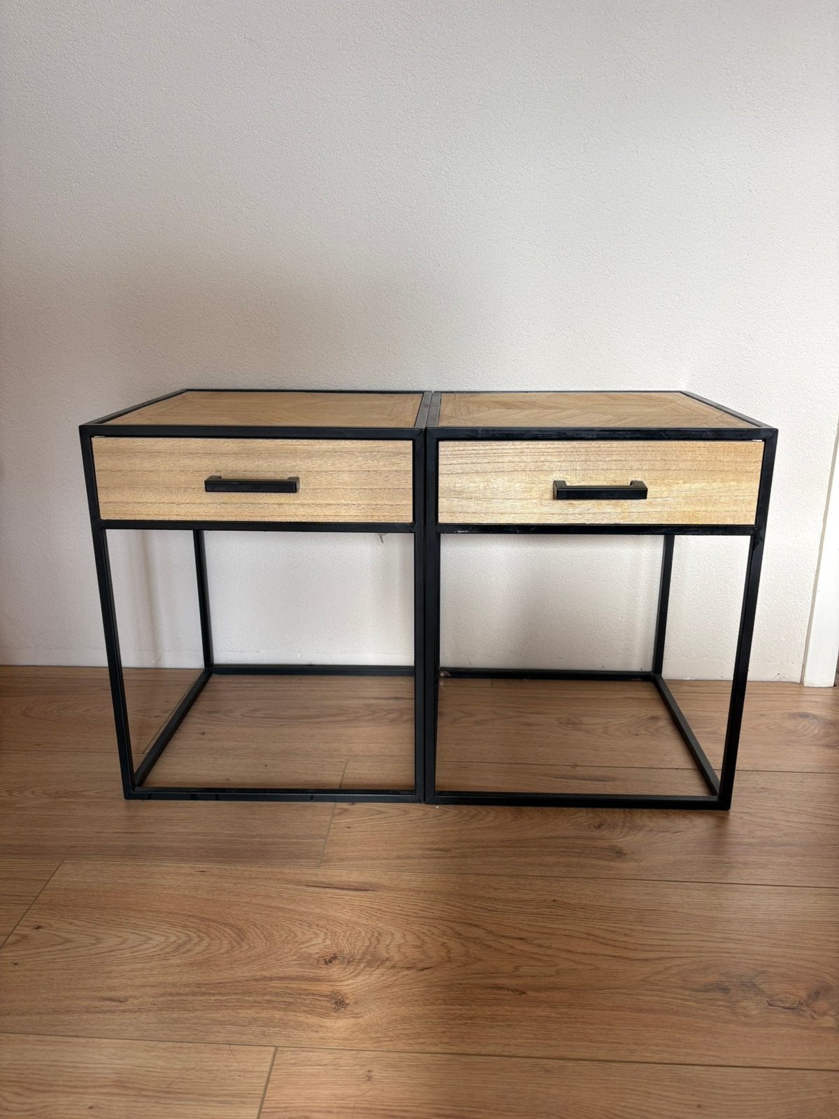 Nachtkastjes Toscane Kwantum, Huis en Inrichting, Ophalen, Gebruikt, 25 tot 50 cm