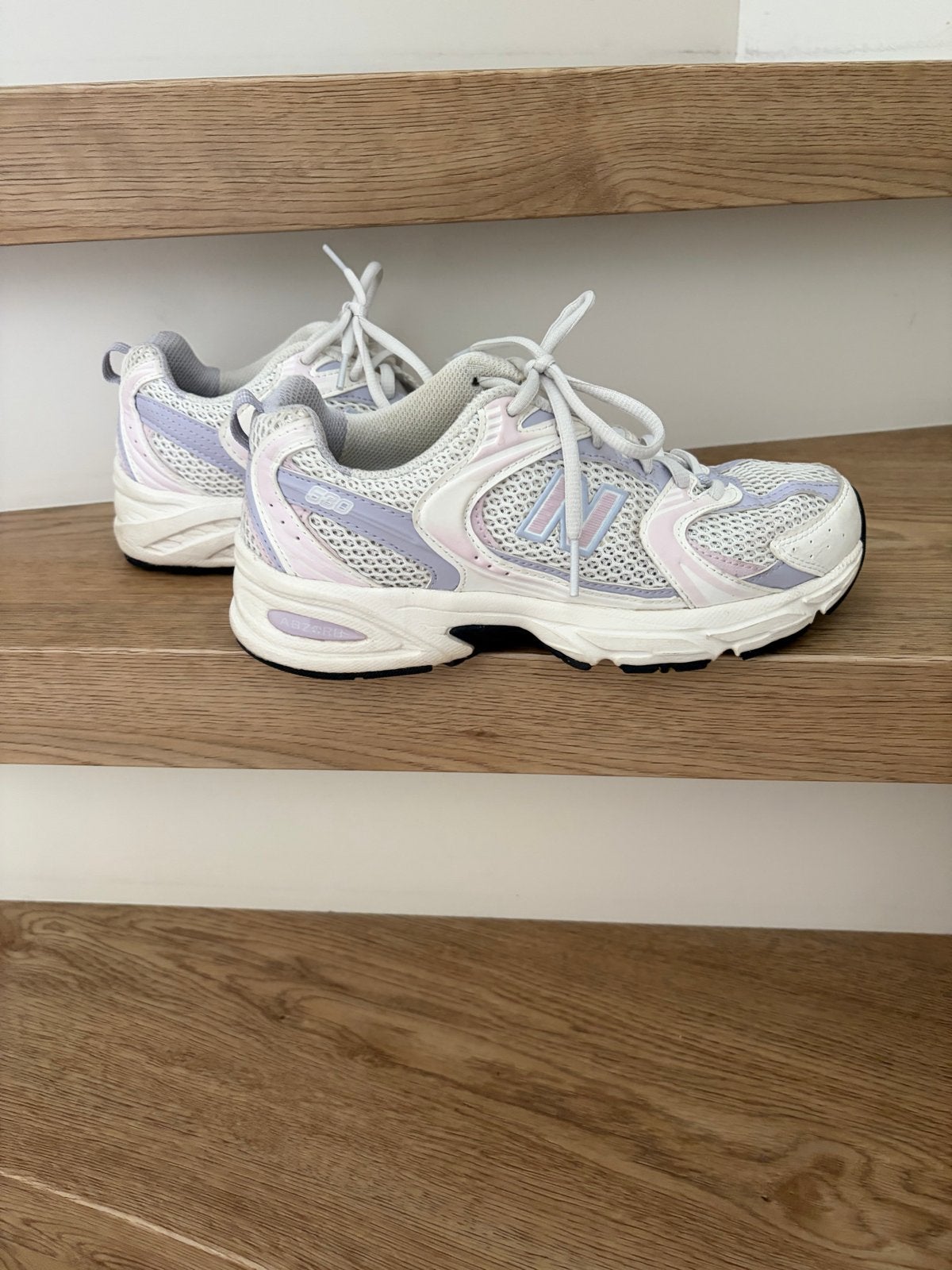 New Balance 530 sneakers - Wit/Lila, Ophalen of Verzenden, Gedragen, Wit, Sneakers of Gympen