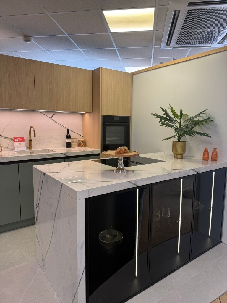 SALE Luxe showroom keuken met kookeiland, Huis en Inrichting, Keuken | Complete keukens, Ophalen, Zwart, Overige typen, Nieuw