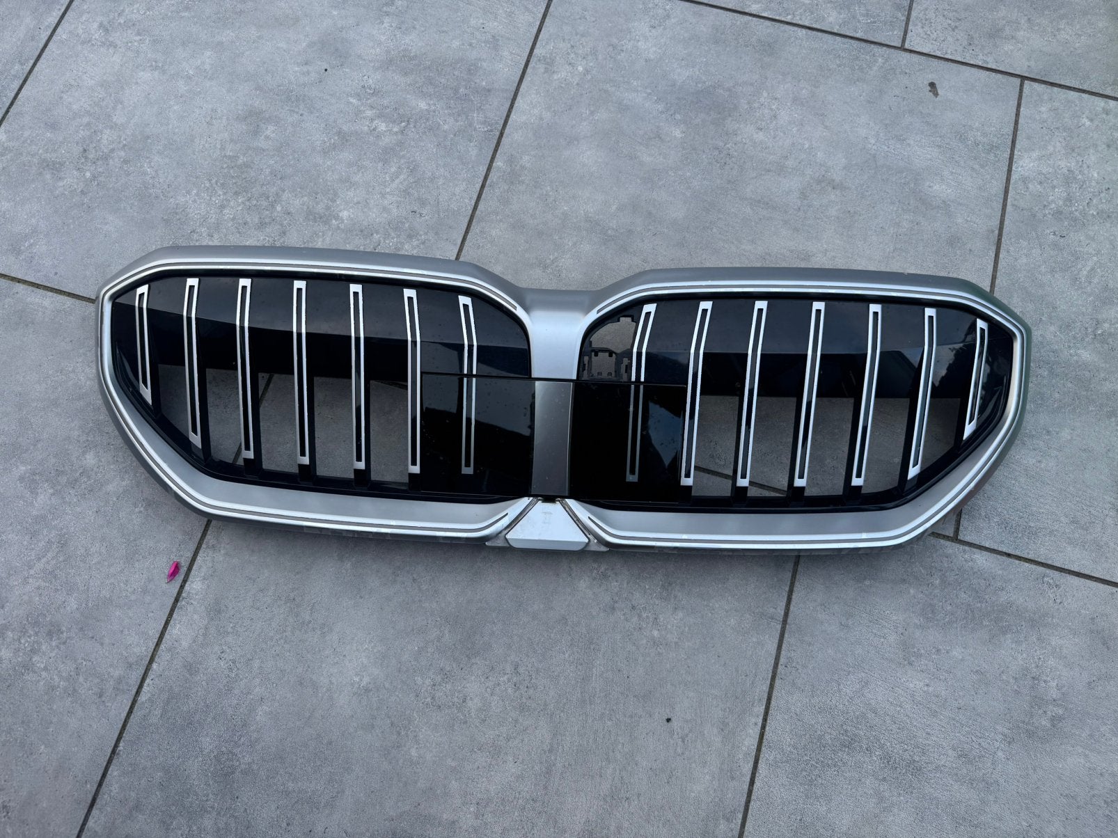 Orgineel bmw 5 Serie g60 g61 gril Led gebruikt 2023 tot 2025, Ophalen, BMW, Bumper