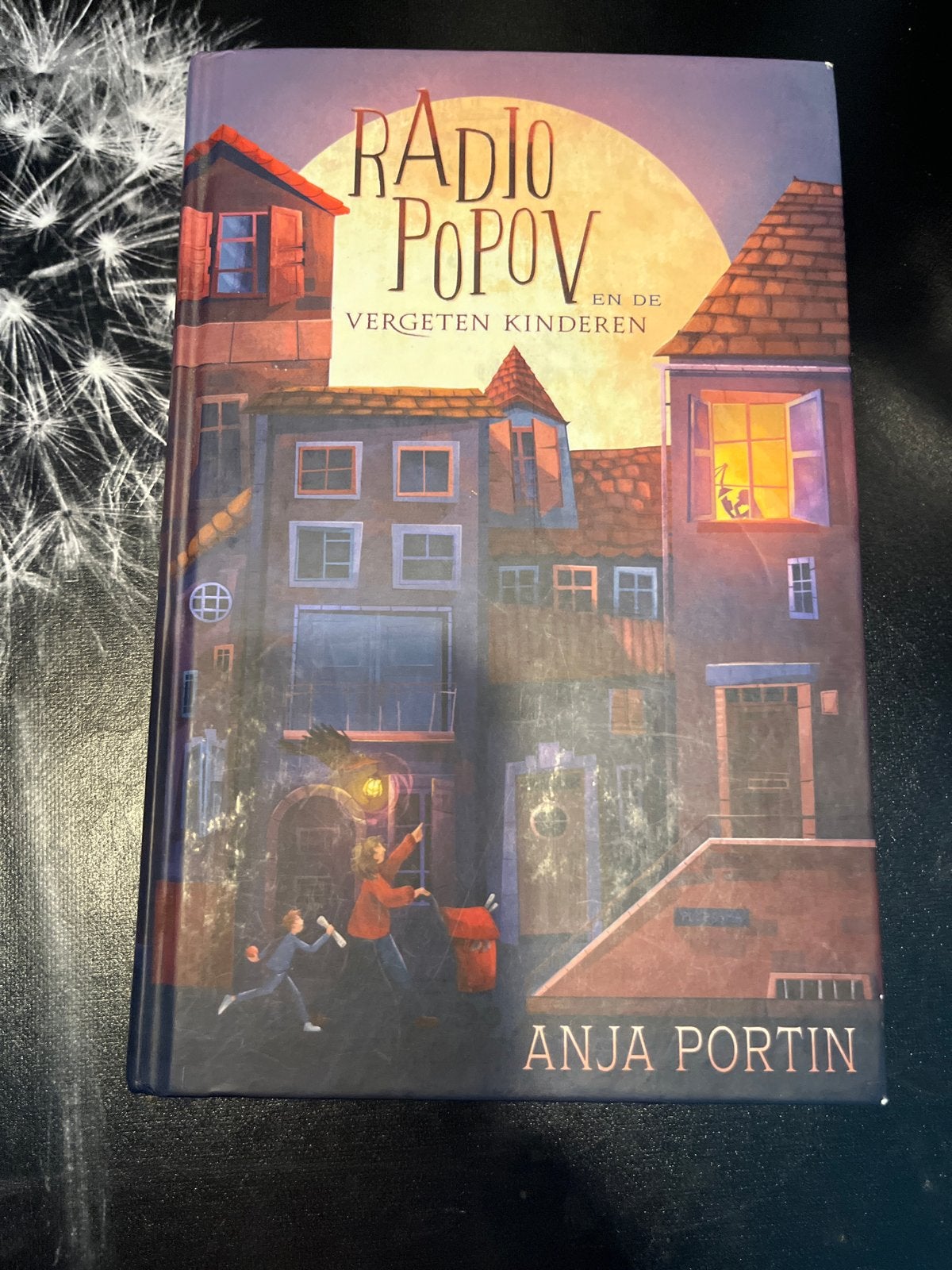 Radio Popov en de Vergeten Kinderen - Anja Portin, Ophalen of Verzenden, Zo goed als nieuw, Fictie algemeen