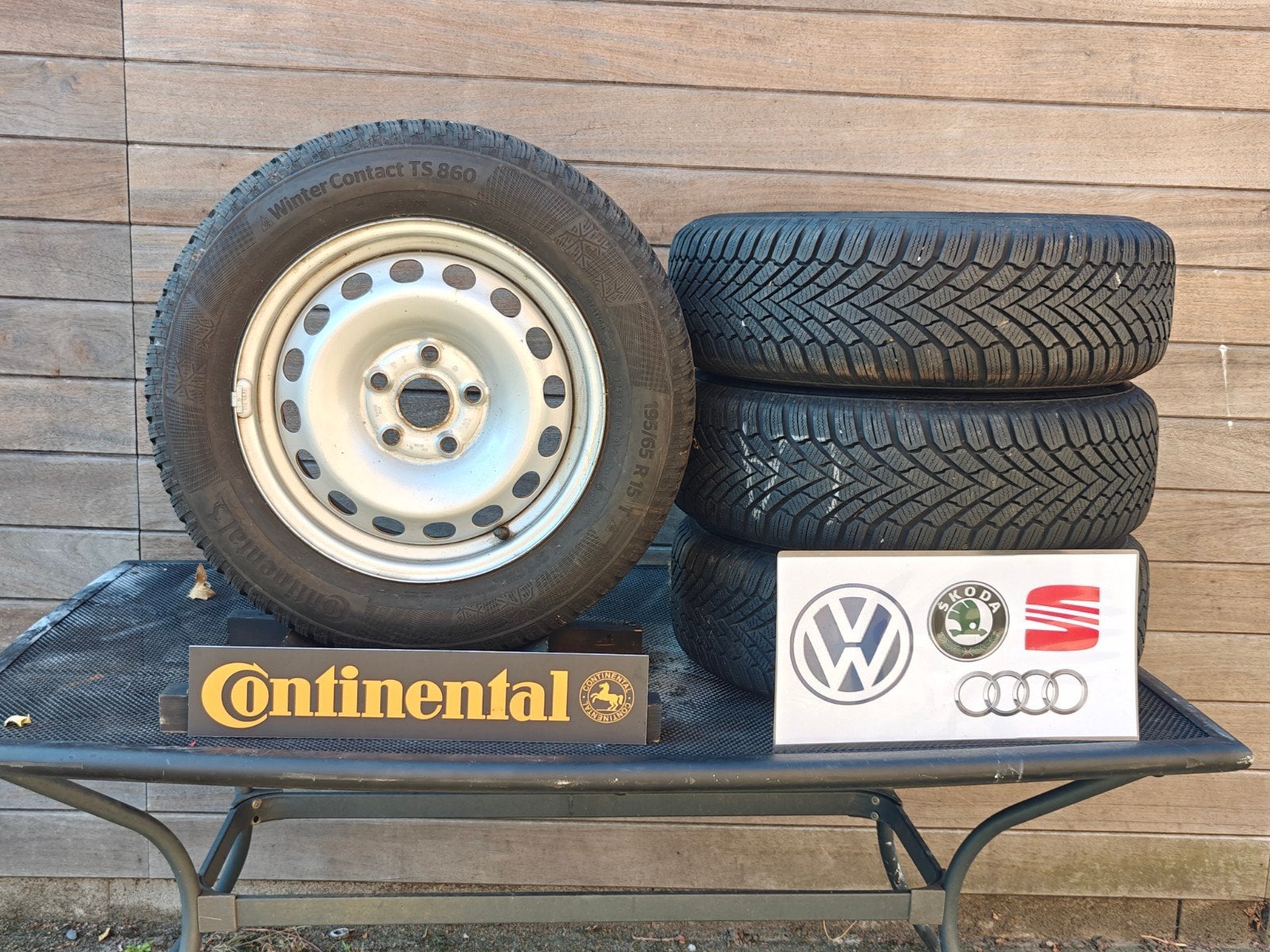 mooie set Continental winterbanden op stalen 15" VW, Skoda, Auto-onderdelen, Ophalen, Gebruikt, 15 inch, Banden en Velgen