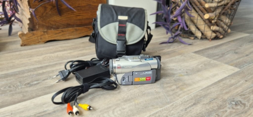 Canon MVX200 videocamera, Audio, Tv en Foto, Fotografie | Accu's en Batterijen, Ophalen, Zo goed als nieuw, Inclusief stroomkabel