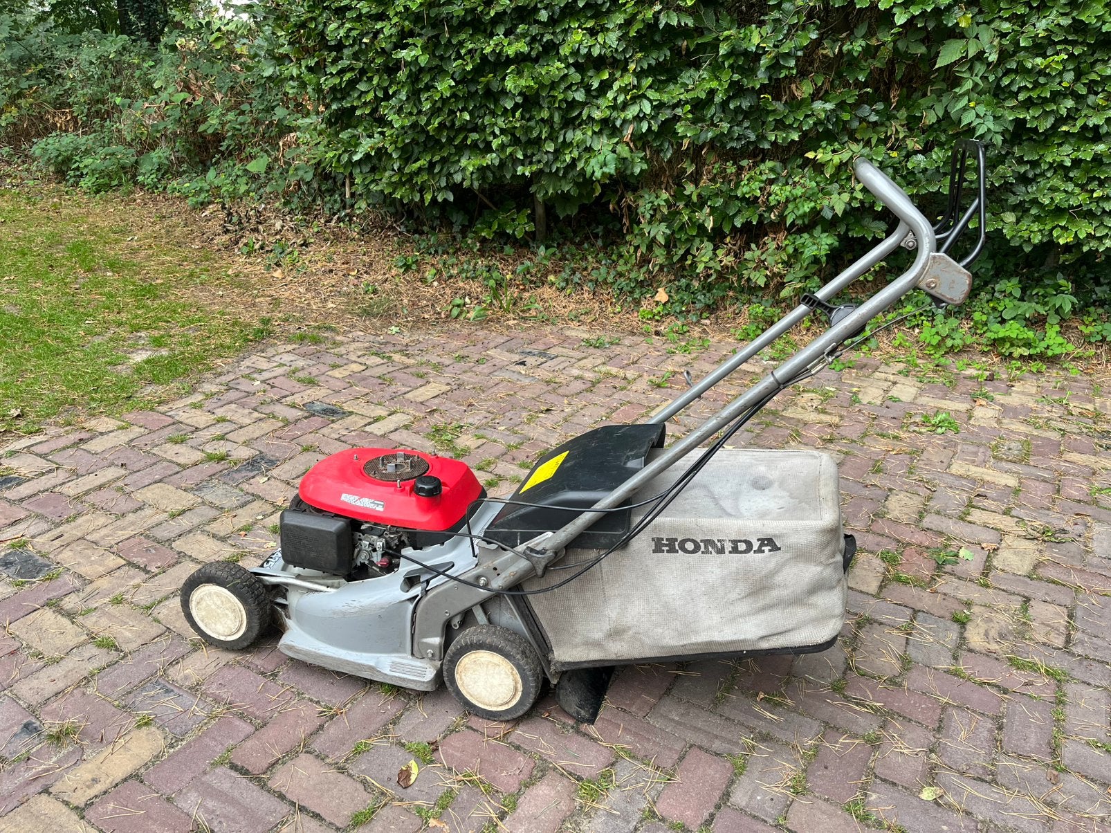 Honda grasmaaier, Tuin en Terras, Cirkelmaaier, Gebruikt, Ophalen of Verzenden, Benzine-grasmaaier