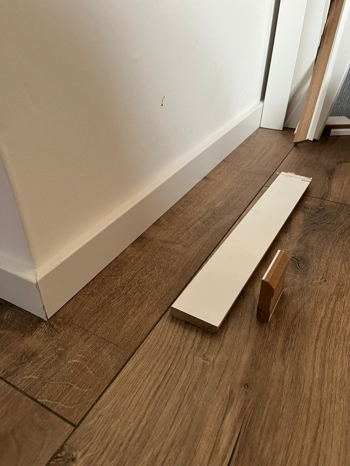 Hoge plinten 6 cm, Ophalen, Zo goed als nieuw, Mdf, 200 tot 250 cm