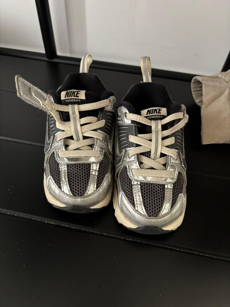 Nike shoes 23.5, Ophalen of Verzenden, Zo goed als nieuw, Jongen of Meisje