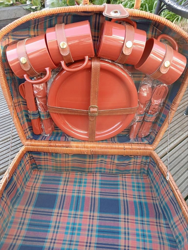 Vintage picknickmand met servies - compleet, Ophalen, Zo goed als nieuw