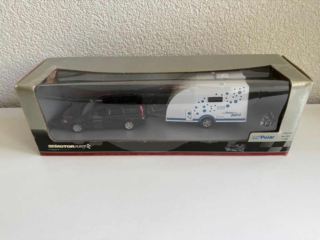 MotorArt Volvo V70 + Polar 400 Basic caravan (1:43), Ophalen of Verzenden, Zo goed als nieuw, Auto, Overige merken