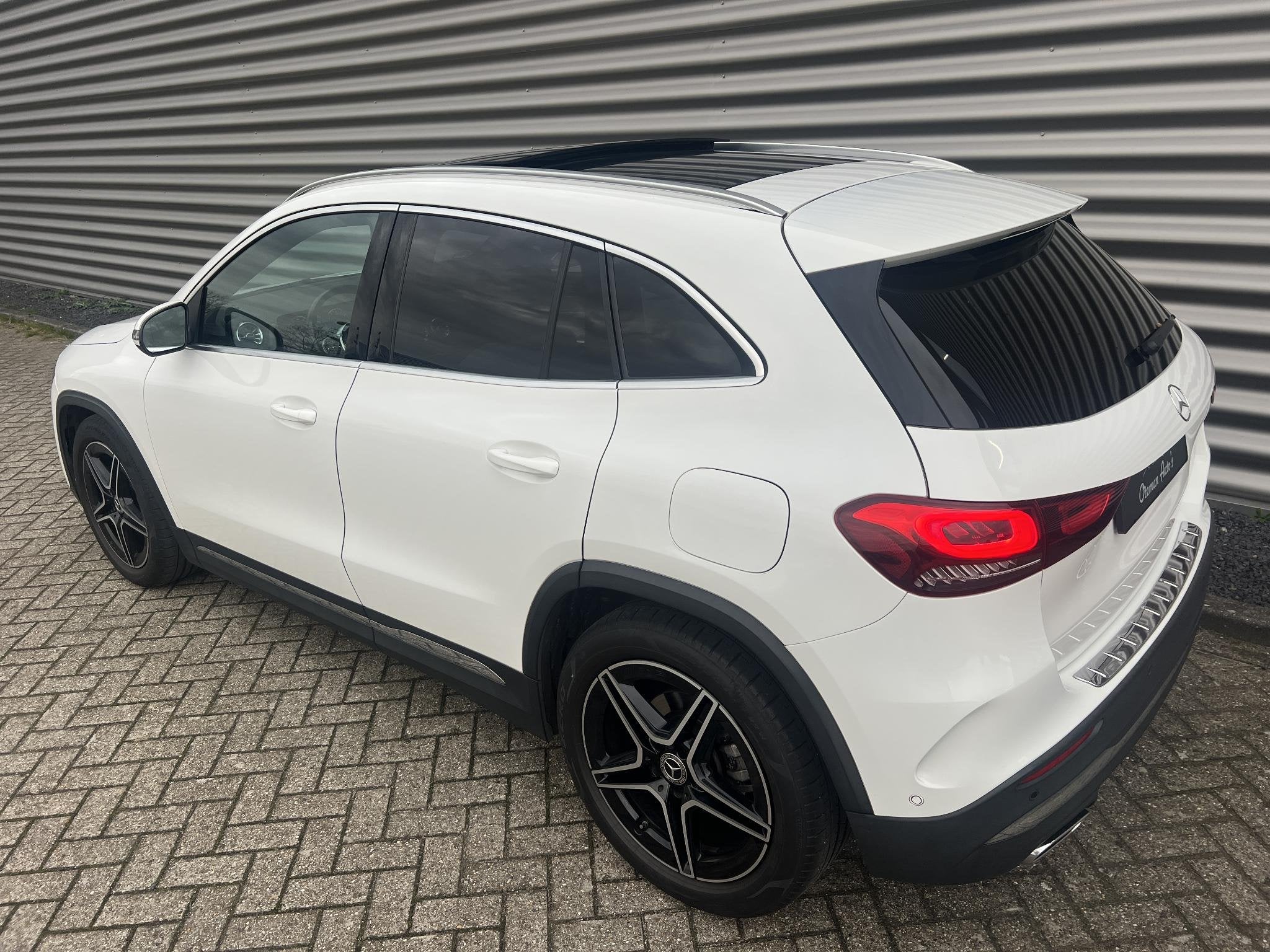 Mercedes-Benz GLA-klasse 200 AMG Pano Sfeer Camera, 15 km/l, Euro 6, 4 cilinders, Leder