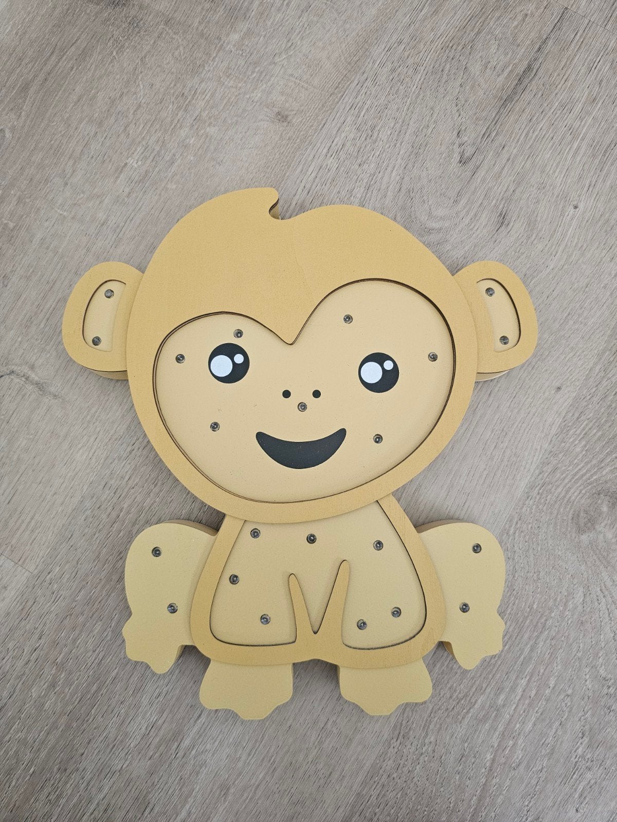 Leuke LED lamp aap op batterijen - zeer netjes, Ophalen of Verzenden, Zo goed als nieuw, Geel, Hout