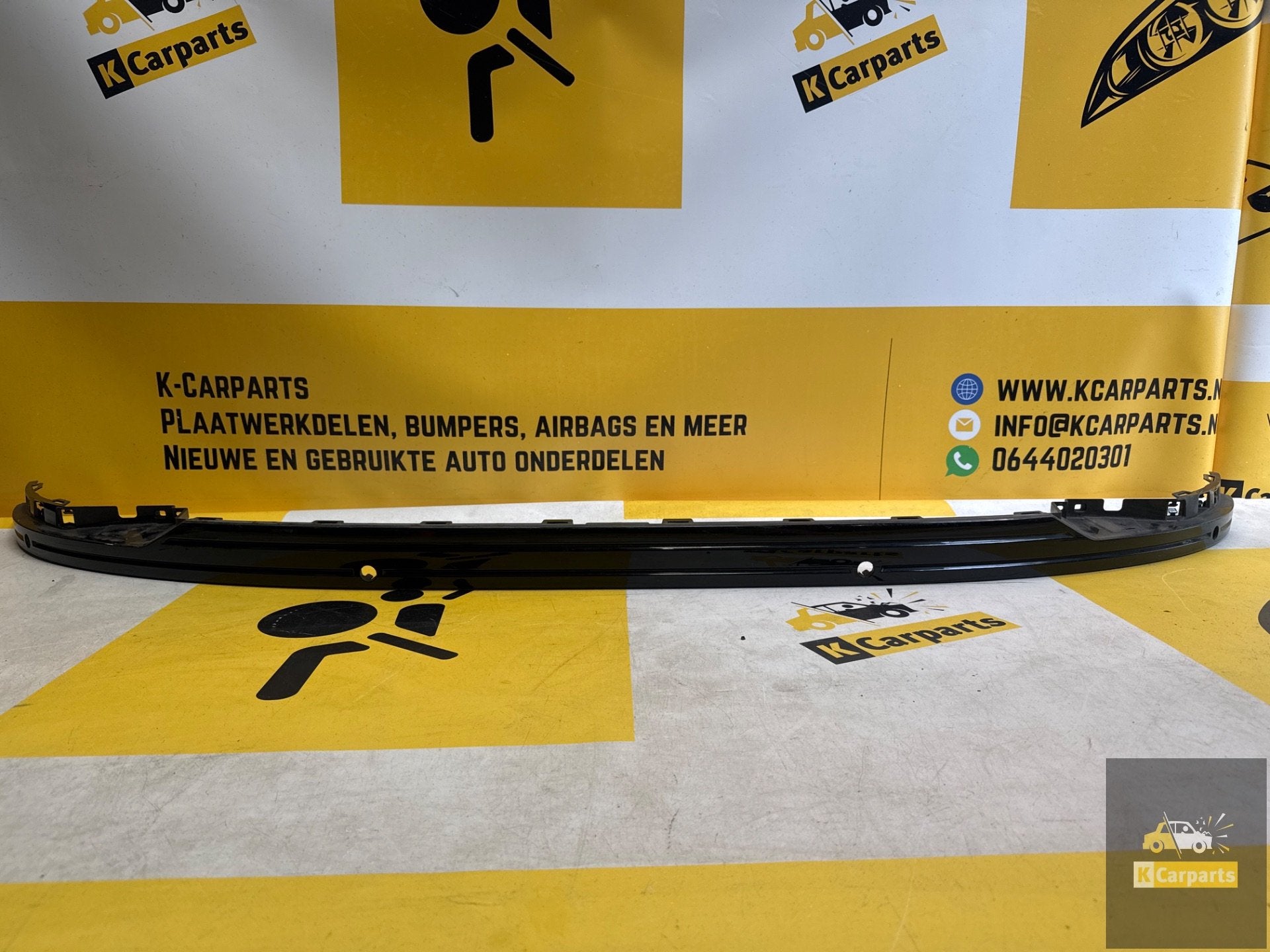 Bumperlijst achterbumper Audi E Tron 4KE PDC 4KE807833, Info@fabrikant.eu, Fabrikantstraat 1
1000 AA  Amsterdam, NL, Achter, Bumper