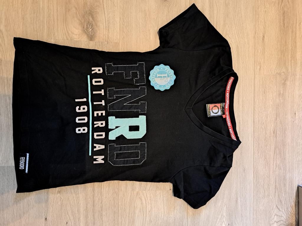 Feyenoord T-shirt - Zwart met opdruk, Kleding | Dames, Zwart, Ophalen of Verzenden, Zo goed als nieuw, Korte mouw
