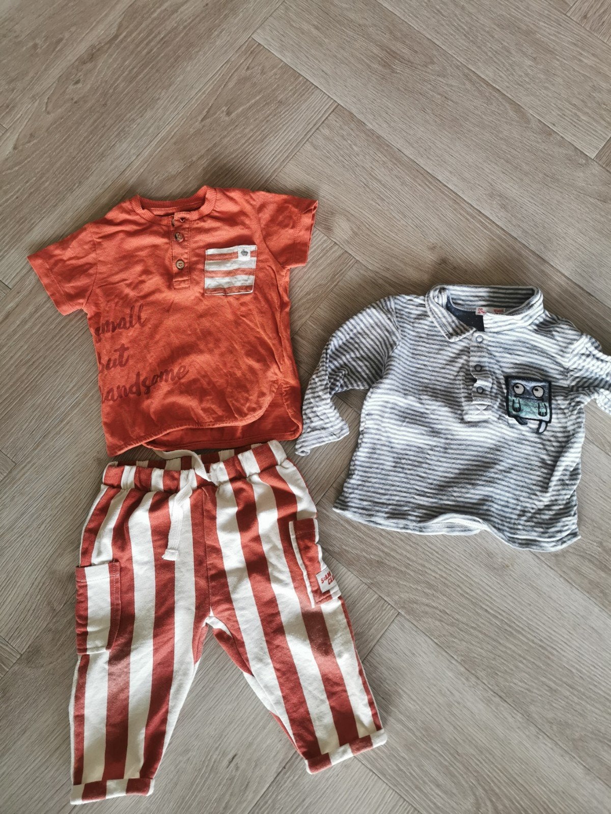 Babykleding set: 2 shirts, broek en schoentjes, Gebruikt, Setje, Jongetje, Diverse merken