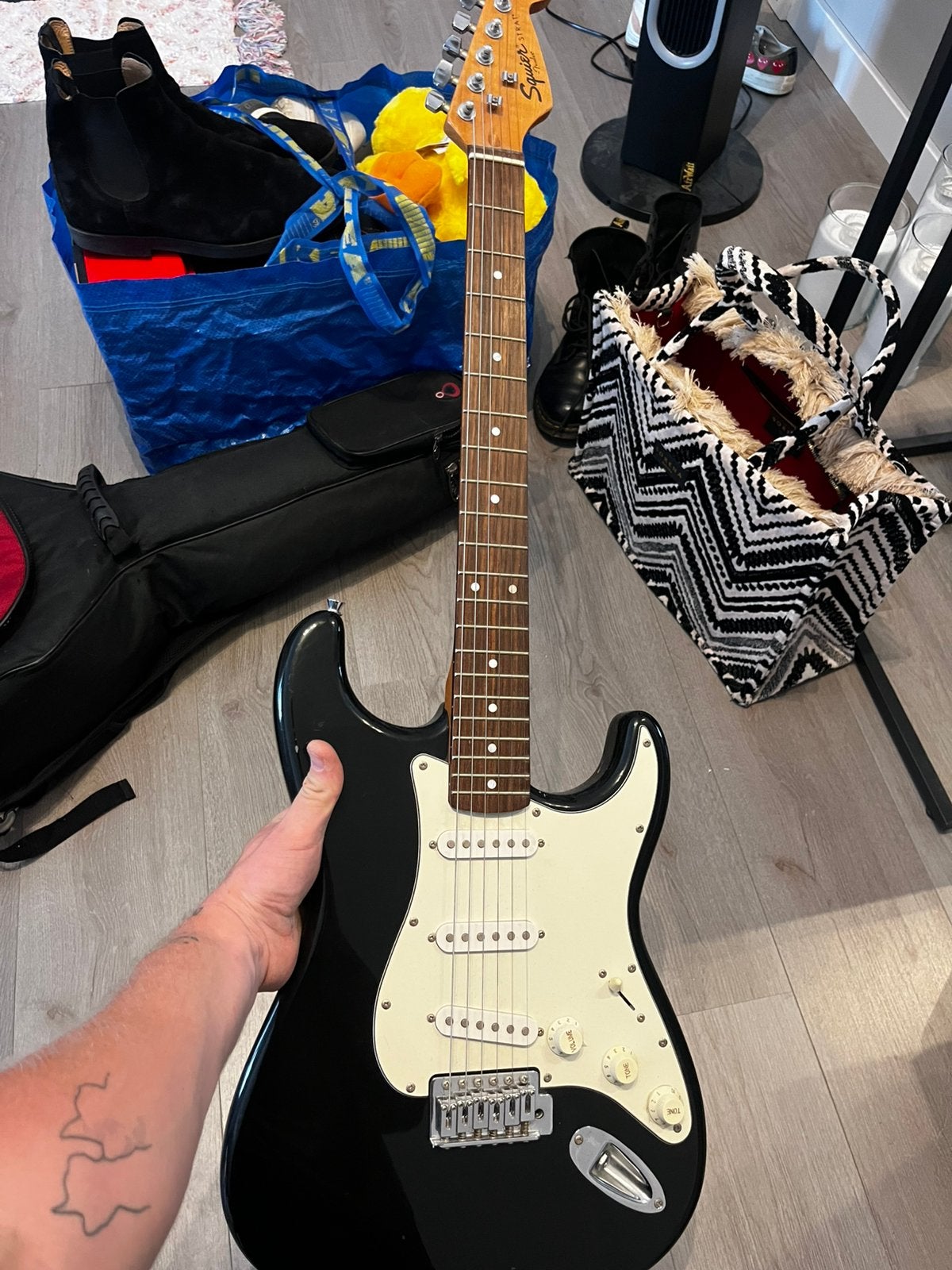 Squier Stratocaster + Fender Frontman 15G versterker, Ophalen of Verzenden, Zo goed als nieuw, Solid body, Fender