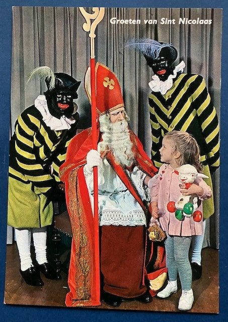 Blij met haar lammetje en lekkers van Sinterklaas, Ophalen of Verzenden, 1960 tot 1980, Ongelopen, Overige thema's