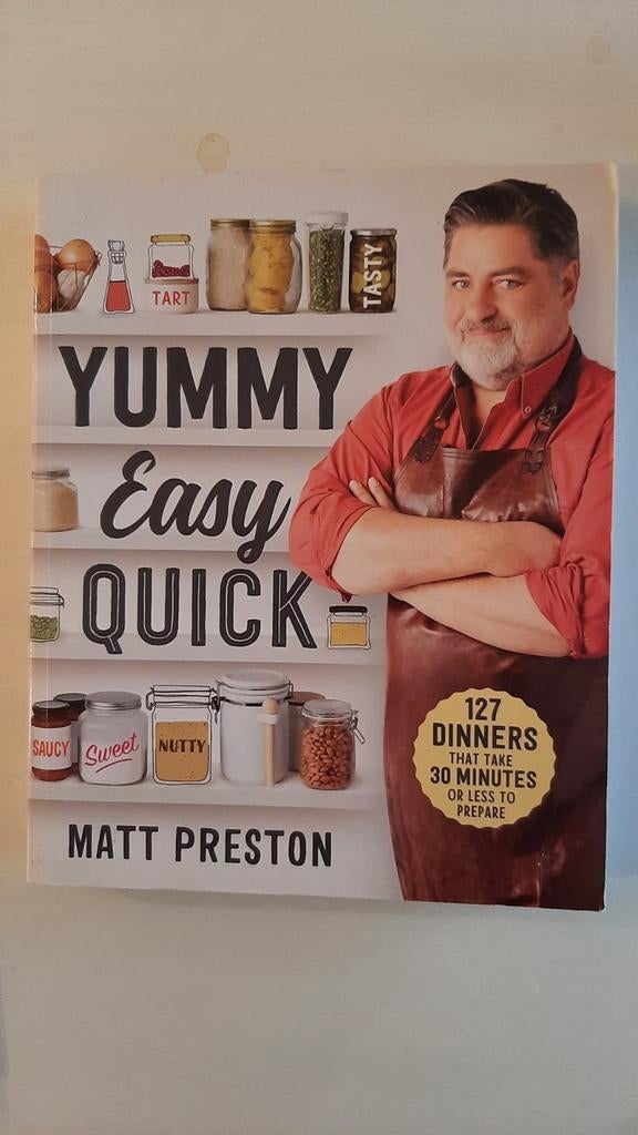 Yummy Easy Quick Kookboek - Matt Preston cookbook, Boeken, Kookboeken, Hoofdgerechten, Ophalen of Verzenden, Zo goed als nieuw
