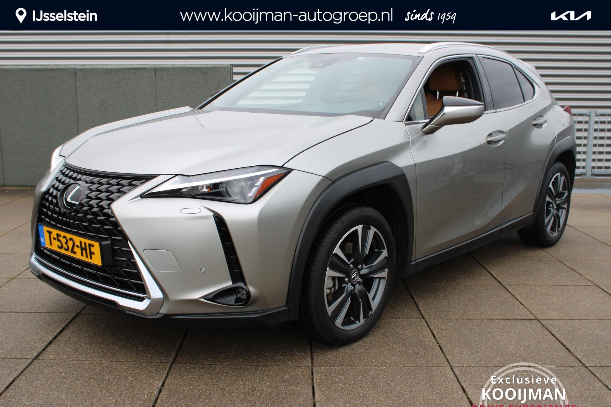 Lexus UX 250h Business Line Hybride 183 pk TREKHAAK / NAVIGA, Auto's, Stof, Gebruikt, 4 cilinders, Origineel Nederlands