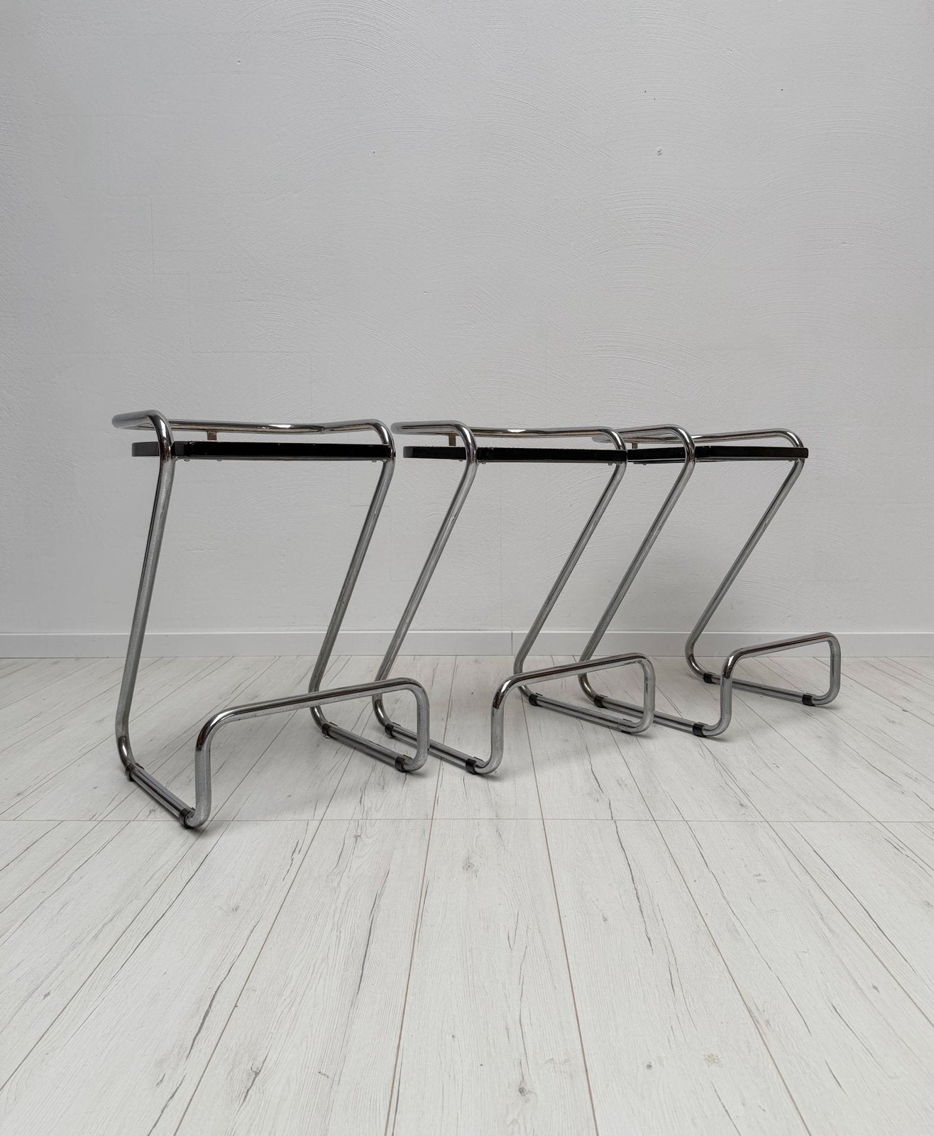 Set van 3 Vintage Italiaanse Rotan Chroom Barkrukken Design, Metaal, 60 tot 90 cm, Ophalen of Verzenden, Zo goed als nieuw