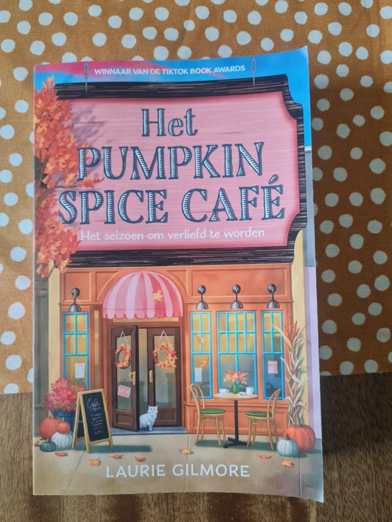 Het Pumpkin Spice Café - Laurie Gilmore, Ophalen of Verzenden, Zo goed als nieuw, Laurie Gilmore, Nederland