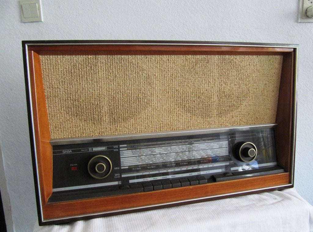 Vintage Buizenradio SABA Freudenstadt 15, Ophalen
