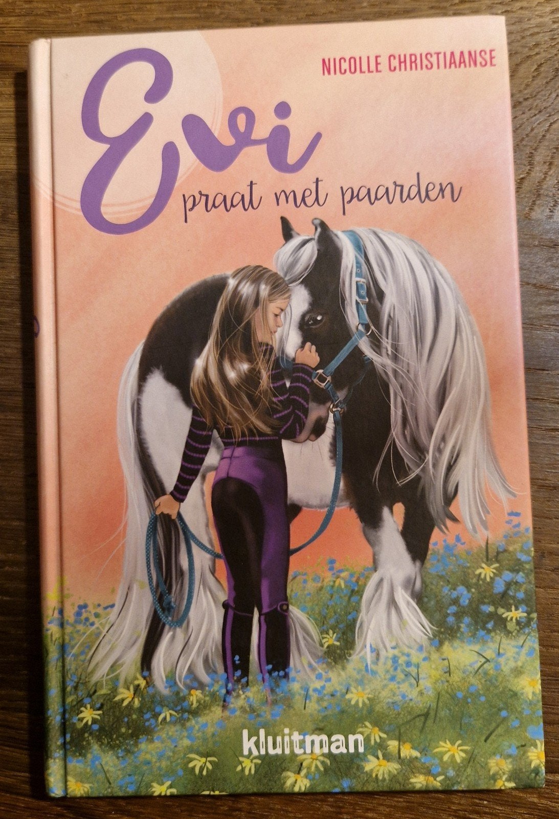 Evi praat met paarden - Nicolle Christiaanse, Ophalen of Verzenden, Zo goed als nieuw, Nicolle Christiaanse, Fictie algemeen
