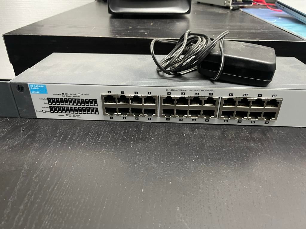 HP 1410-24 Switch - 24 poorten, J9663A, Computers en Software, Netwerk switches, Gebruikt, HP, Ophalen of Verzenden, Support@hp.com