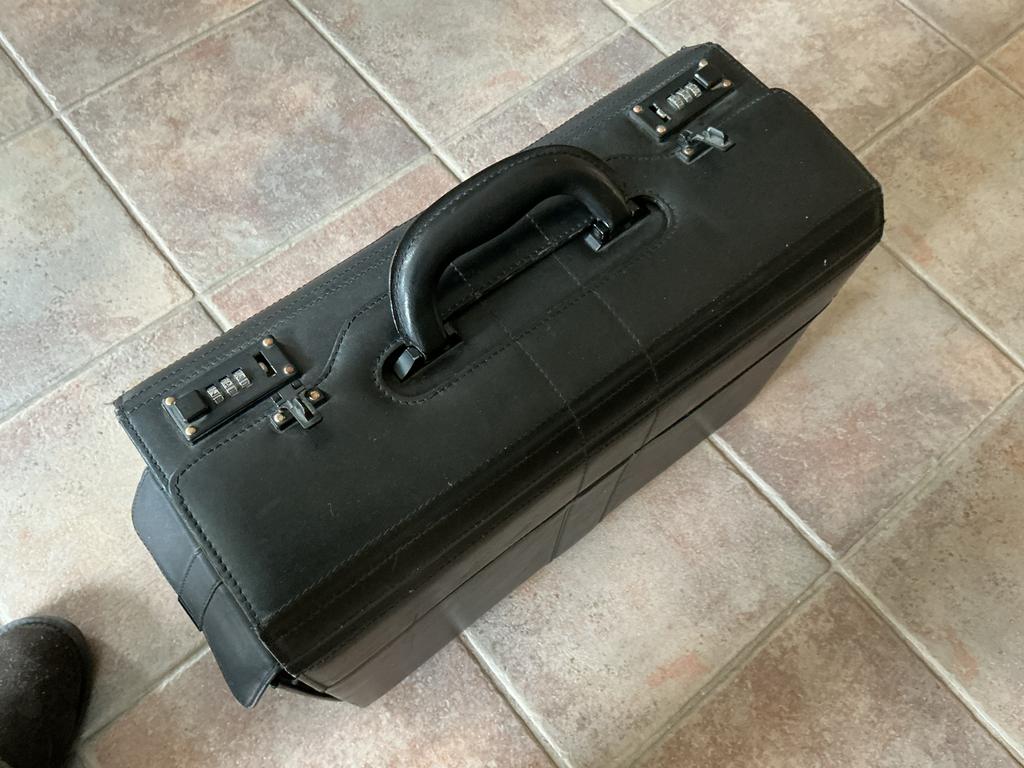 Nette zwarte attaché koffer / pilotenkoffer met cijferslot, Gebruikt, 50 tot 60 cm, Slot, Leer