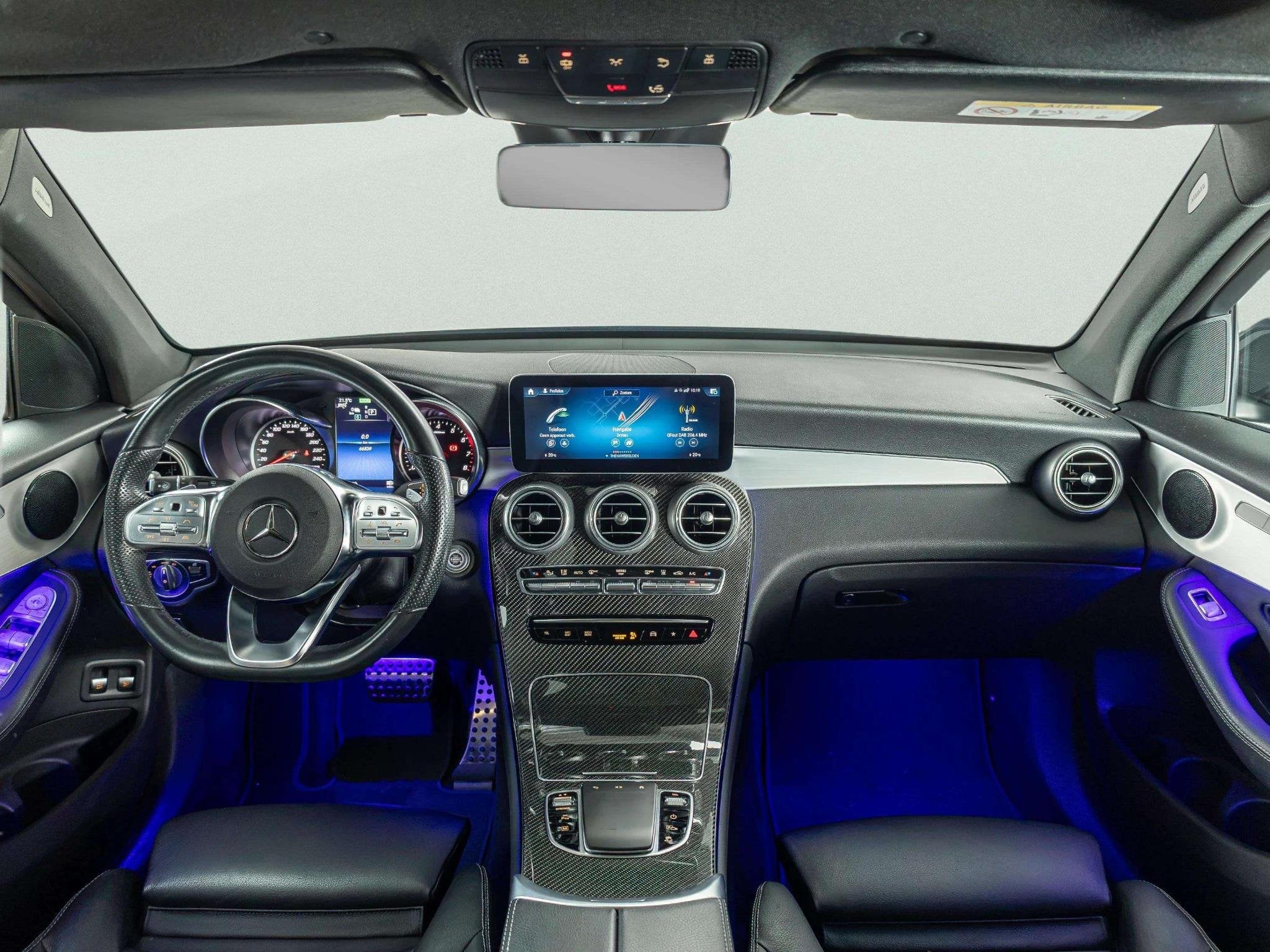 Mercedes-Benz GLC 300e 4MATIC AMG | Panorama dak, Auto's, Automaat, Dealer onderhouden, 14 kWh, Gebruikt