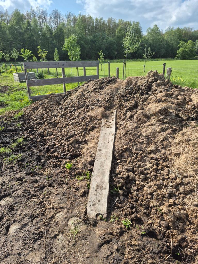 Paardenmest gratis!, Ophalen, Mest