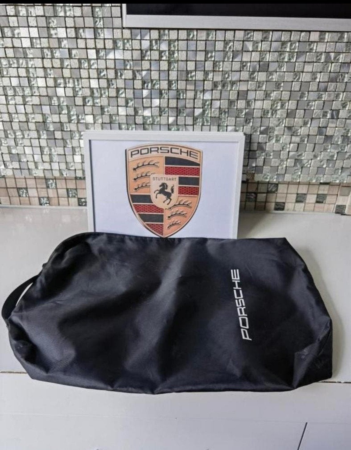 Origineel porsche tas voor in de kofferbak.

Leuk voor uw sc, Ophalen of Verzenden, Zo goed als nieuw, Zwart, Heer of Dame
